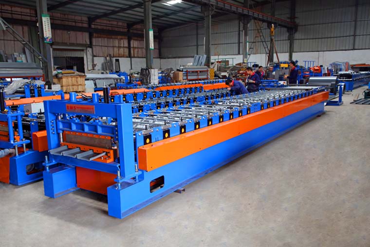 Klip lok Roof Panel Roll Forming Machine